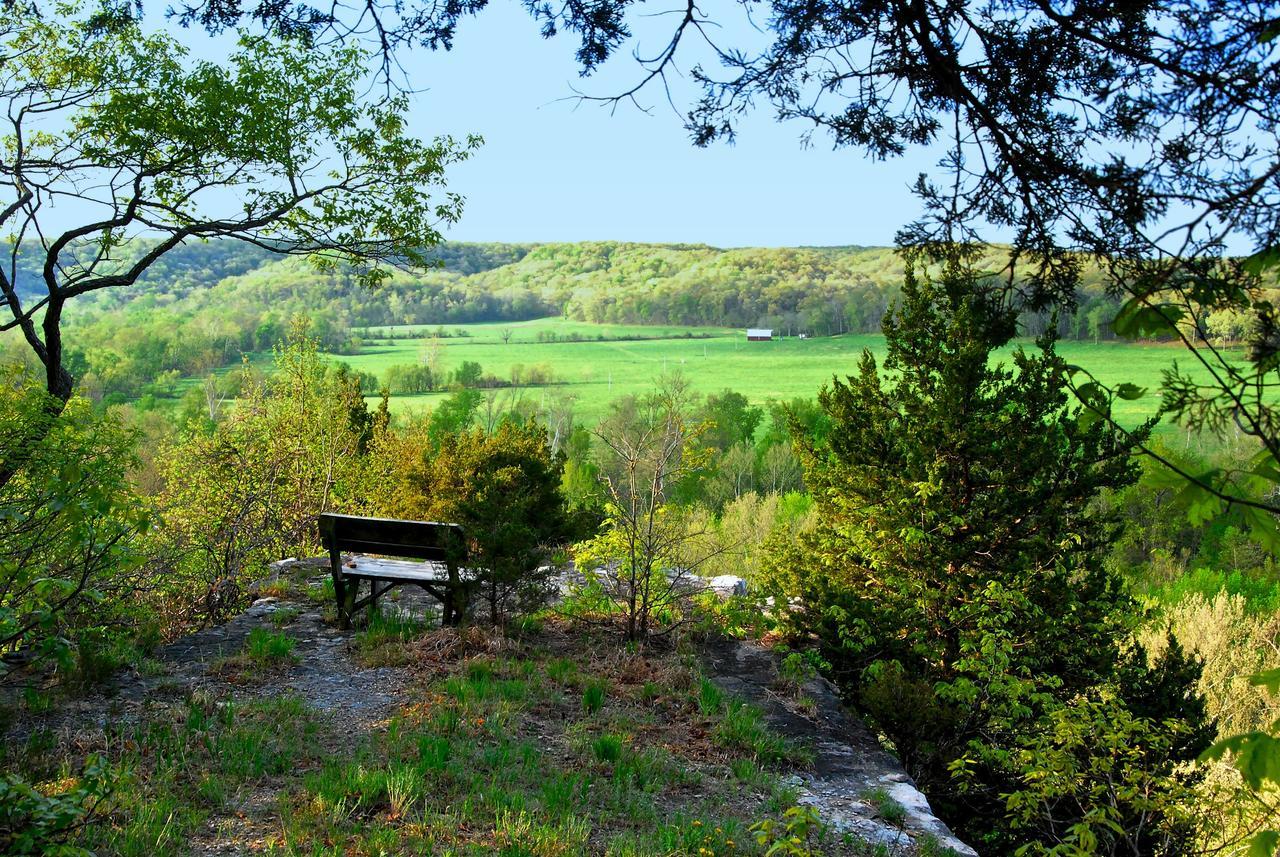 Rock Eddy Bluff Farm Cabins Dixon Exterior foto